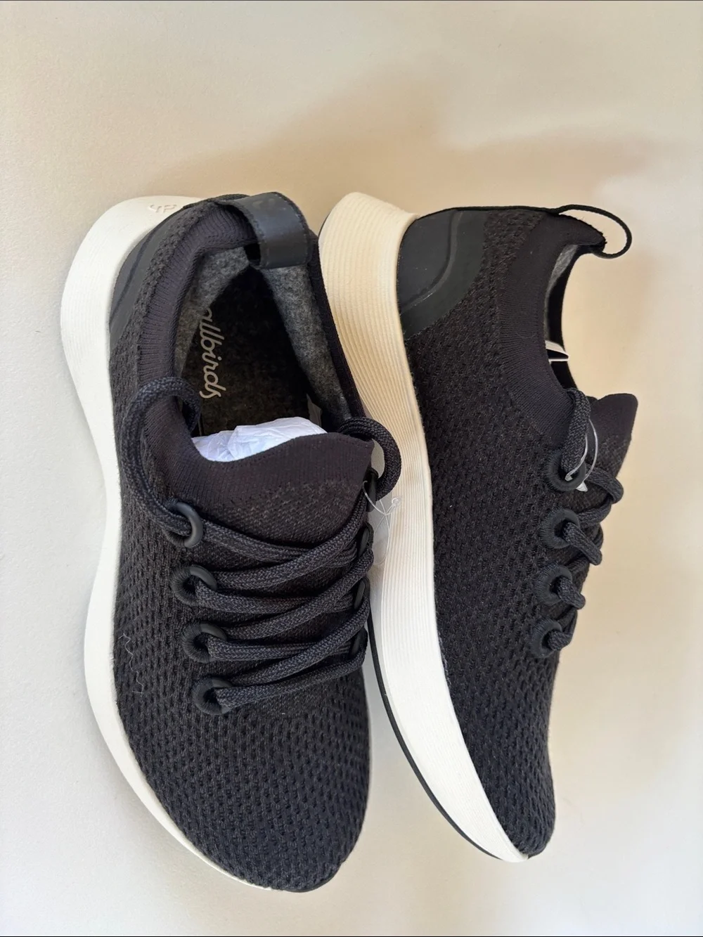 allbirds dasher, women’s size 9, Black Knit Runners/ White Sole, new condition